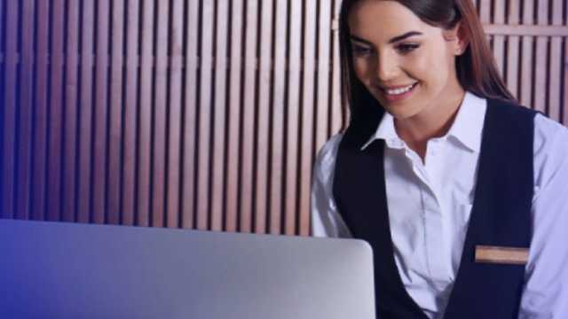 Recepcionista experto en ventas