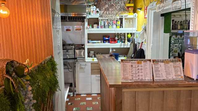 Camarero de piso y cocina rápida