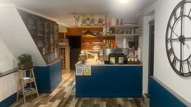 Barista and Waiter / Waitress