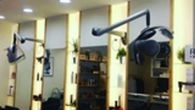 Oficial de Peluquería