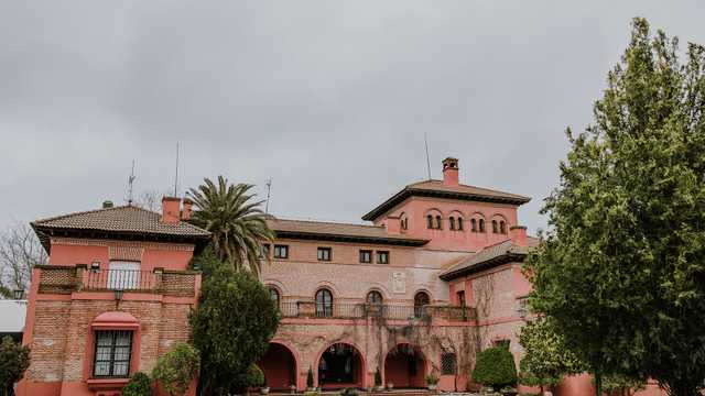Persona de mantenimiento finca