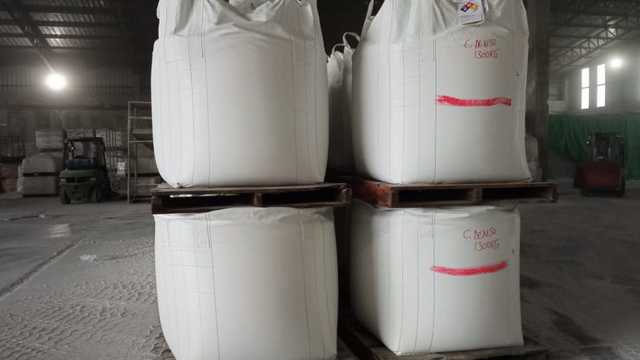 Urge operario/a sector químico para Ullastrell