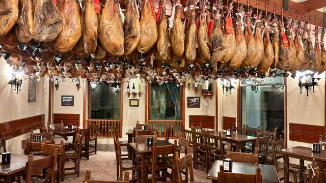 Ayudante/a de Charcutería