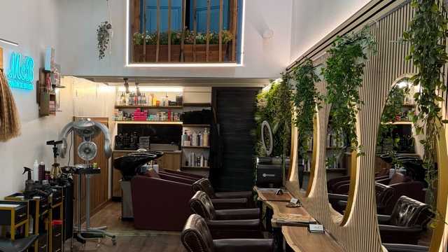 Oficial de Peluquería