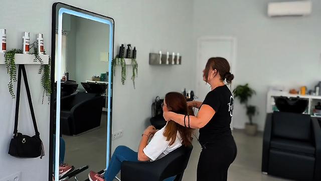 Oficial de Peluquería