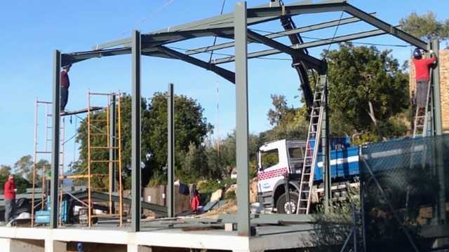 Oficial de primera en Carpinteria Metalica