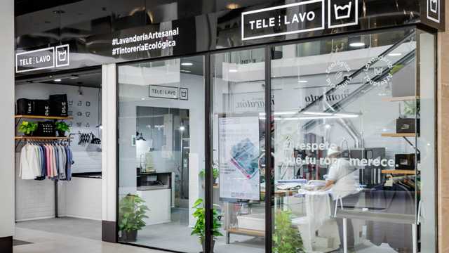 Responsable de tienda de limpieza, lavado y planchado del Textil