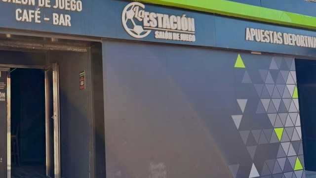 Camarero de salón de juegos