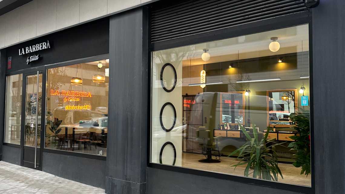 La Barbera by Eddith Barbería Peluquería cover image