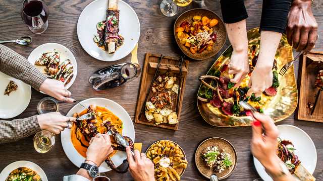 Head Waiter / Waitress