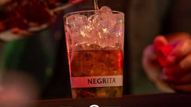 Camarero/a y Coctelero/a