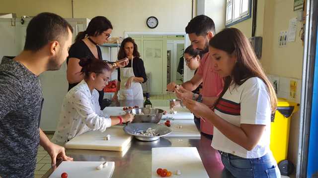 Cocinero/a y peluquero