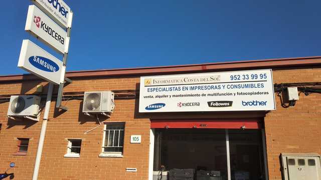 Mozo instalador de pantallas