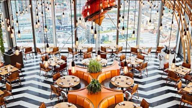 Commis Waiter / Waitress