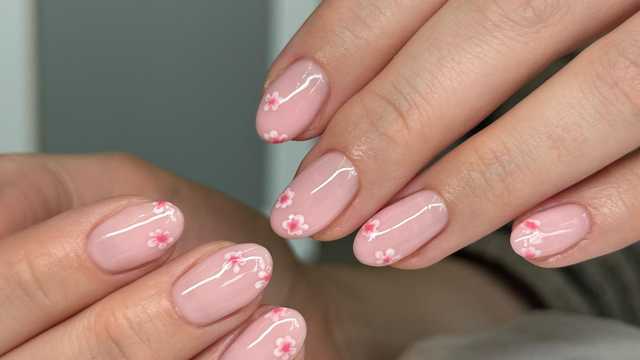 Hair & Beauty Therapist