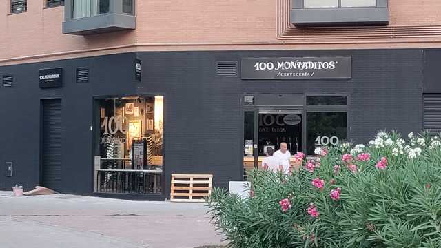 Camarero/a de Barra y Ayudante de Cocina