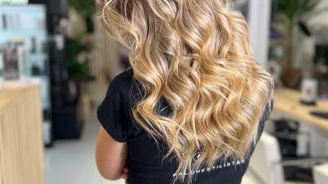 Oficial de Peluquería