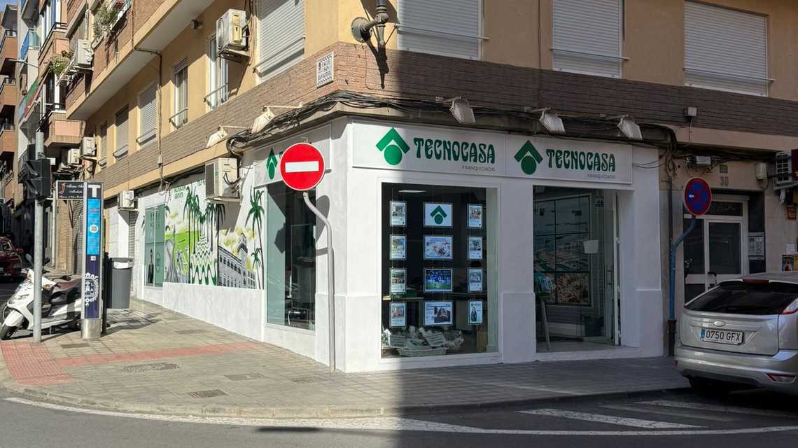 Tecnocasa agencia inmobiliaria cover image