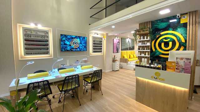 Manicurista Técnica Uñas Acrilicas