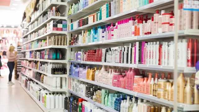 DEPENDIENTA PRODUCTOS PELUQUERIA