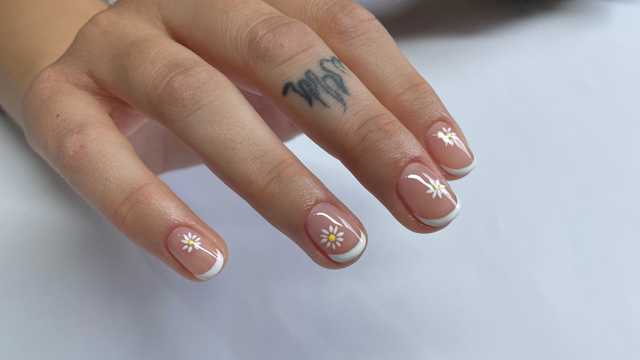 MANICURISTA Y PEDICURISTA