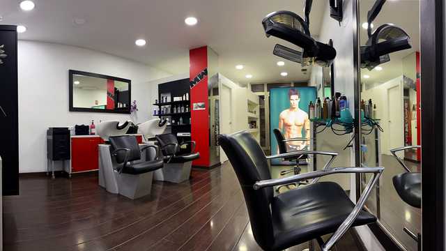 OFICIAL DE PELUQUERIA
