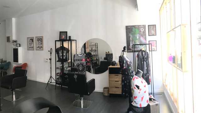 Oficial de Peluquería