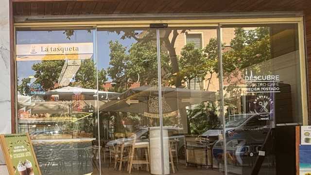 Dependiente/a y Ayudante de Camarero