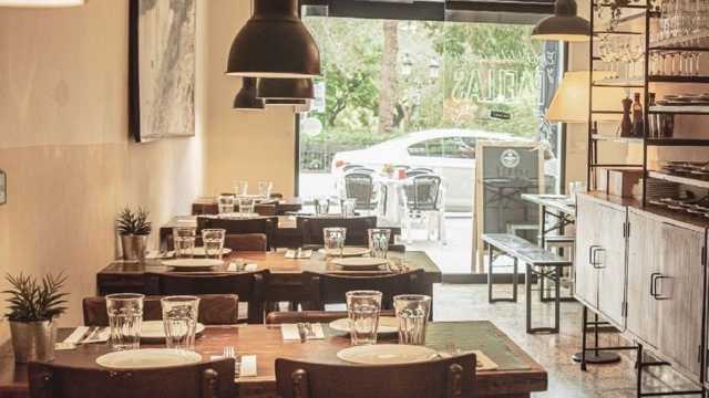 Camarero/a Ayudante de camarero/a