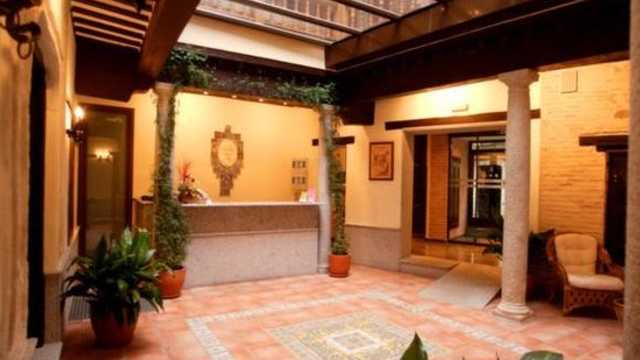 Recepcionista de Hotel TOLEDO
