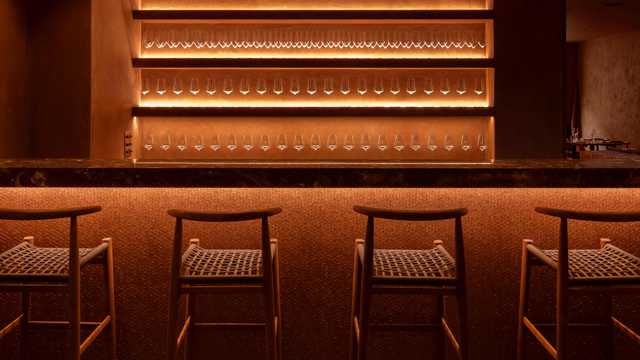 Waiter / Waitress