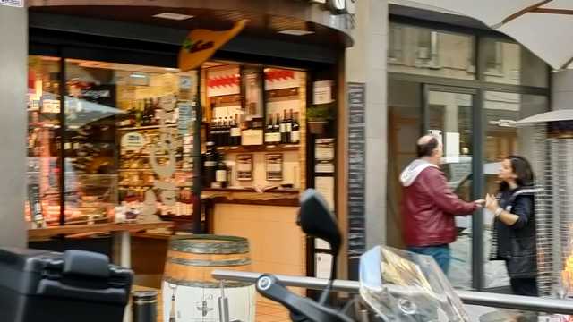 Auxiliar de ventas y cocina
