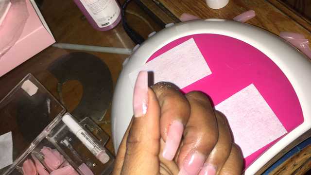Manicurista Técnica Uñas Acrilicas