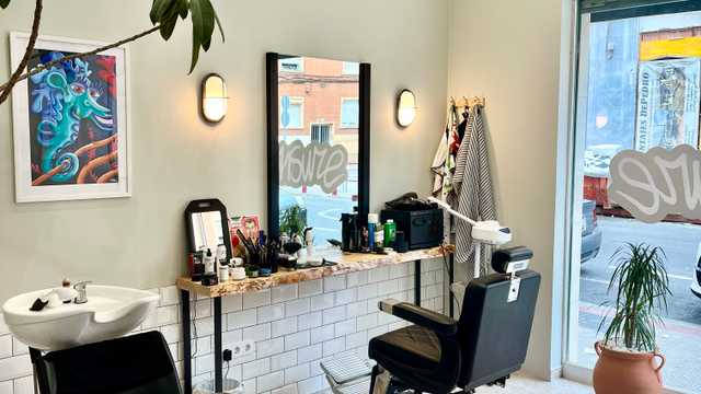 Ayudante de peluquería/ barbería