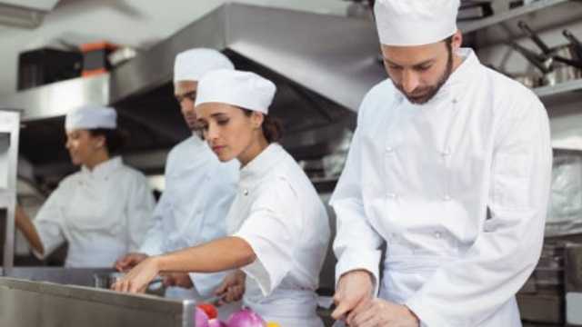 AYUDANTE DE COCINA PARA COMEDOR COLECTIVO CON GRUPO REDUCIDO