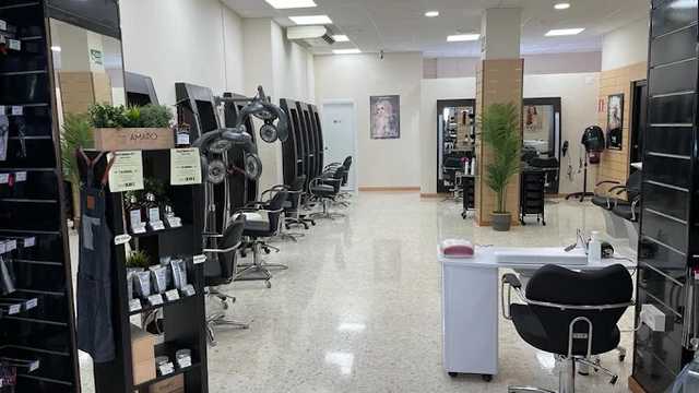 Oficial de Peluquería