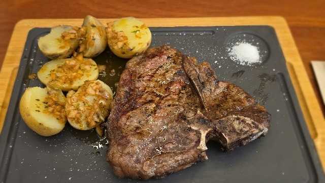 1.5k -2k Cocinero Brasa