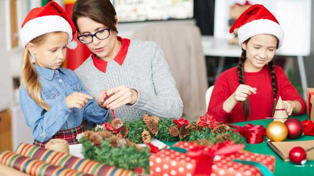 Educador/a y tutor/a para actividades navideñas + apoyo escolar