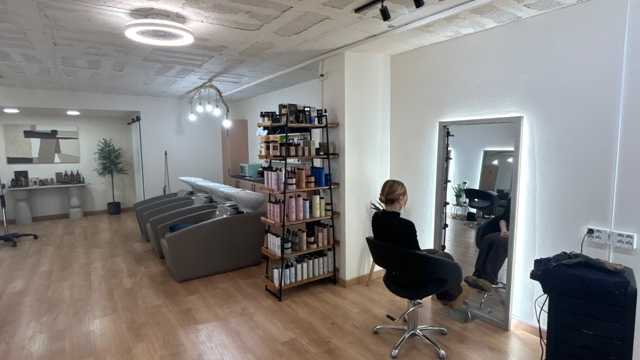 Oficial de Peluquería