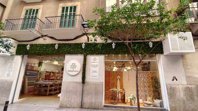 Dependiente encargado tienda