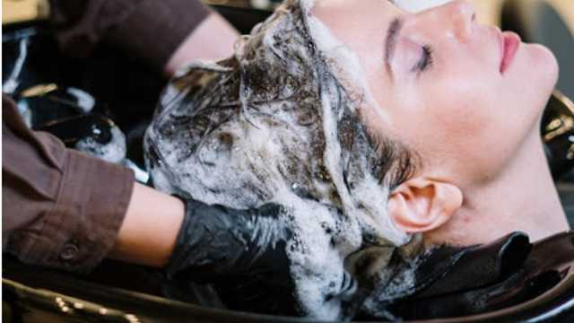 Oficial de Peluquería