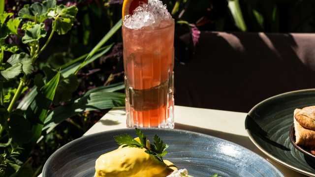 Bartender/ table waiter