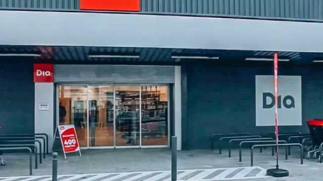 CAJERO/ REPONEDOR