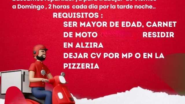 Repartidor de pizzas en moto