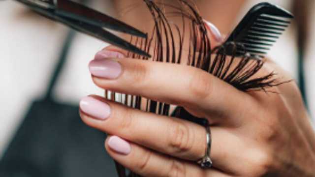 Oficial de Peluquería