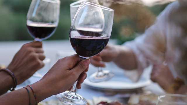 Camarero/a y Dependiente/a