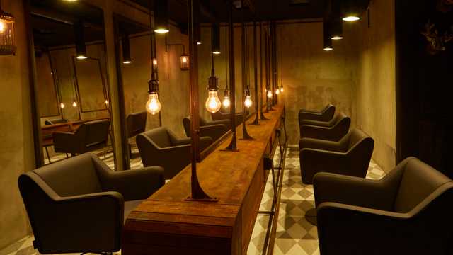 Oficial de Peluquería