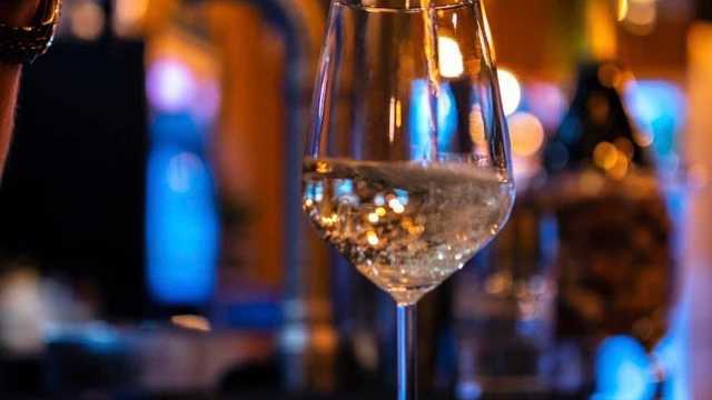 Barman / Barmaid