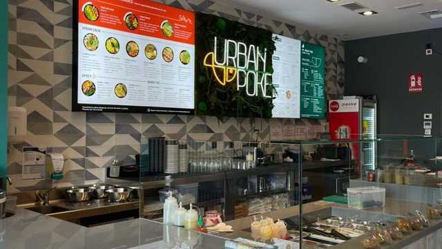 AUXILIAR DE TIENDA 15HR URBAN POKE COSLADA