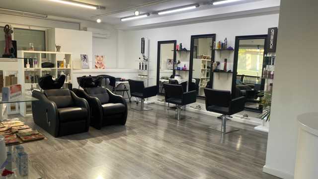 Oficial de Peluquería